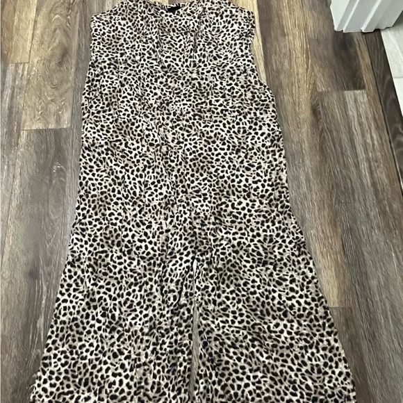 Torrid Woman’s Jumpsuit Size 3 Leopard Print Sleeveless Rayon - Picture 16 of 16
